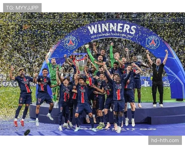 欧冠主题展览在米兰开幕，展出历届冠军奖杯与经典影像